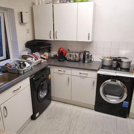 Spacious Room With Kichenet Rotherham Exteriör bild