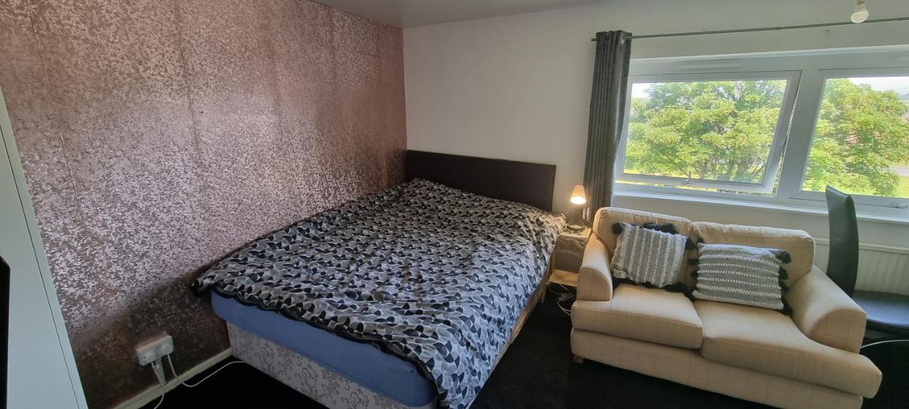 Spacious Room With Kichenet Rotherham Exteriör bild